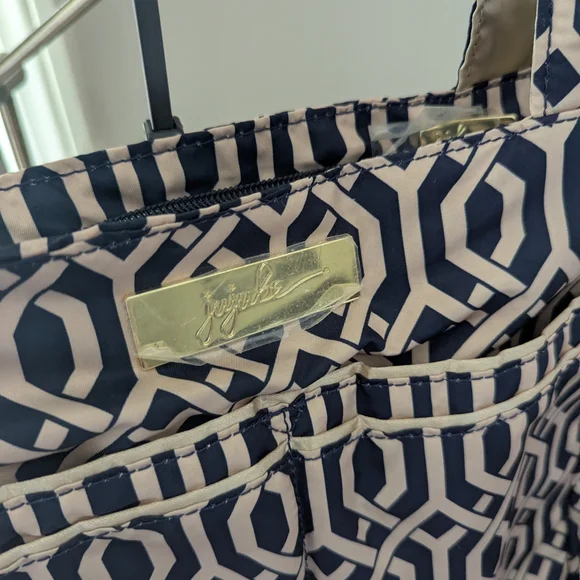 New 5 Pc Set Jujube Legacy Navigator - Picture 4 of 16